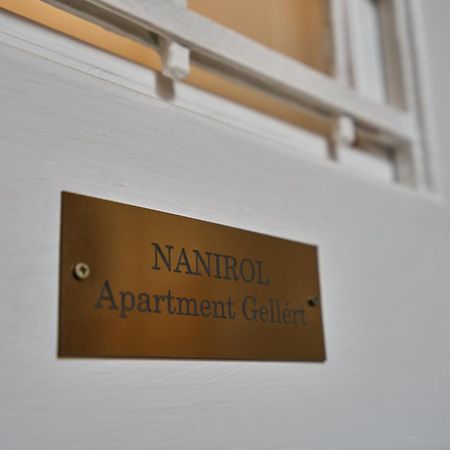 Nanirol Apartment At Gellert Bath Budapeste Exterior foto