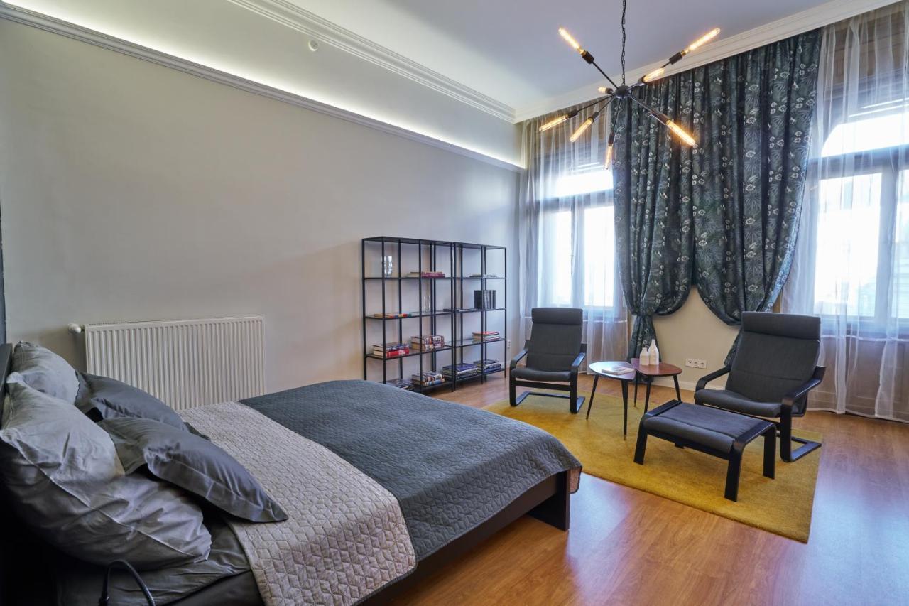 Nanirol Apartment At Gellert Bath Budapeste Exterior foto